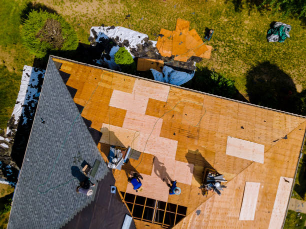 Best Roof Gutter Cleaning  in Ahtanum, WA